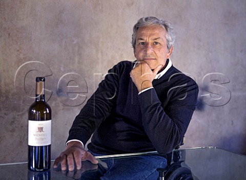 Roberto de la Mota winemaker at Mendel Wines Mendoza Argentina