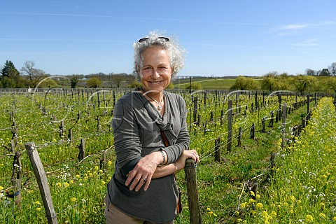 Claire Lurton in springtime biodynamic vineyard of Chteau HautBages Libral  Pauillac Gironde France Pauillac  Bordeaux