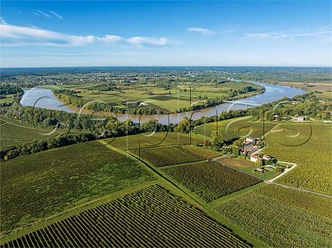 Chteau Biac and its vineyards by the Garonne River  Langoiran Gironde France  Cadillac  Ctes de Bordeaux